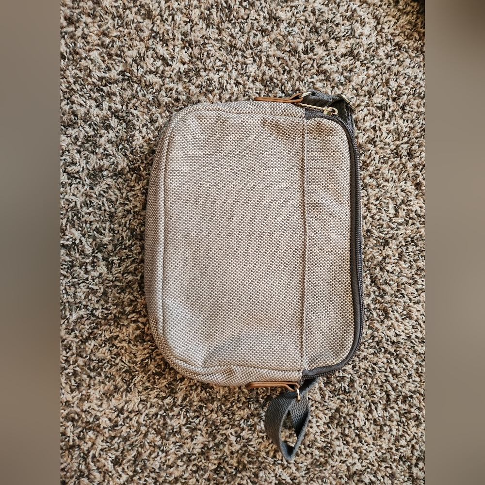 Thirty one double zip crossbody